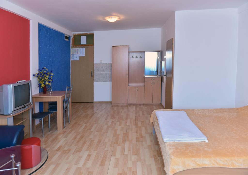 Hostel Milkaza Novi Sad Exterior photo