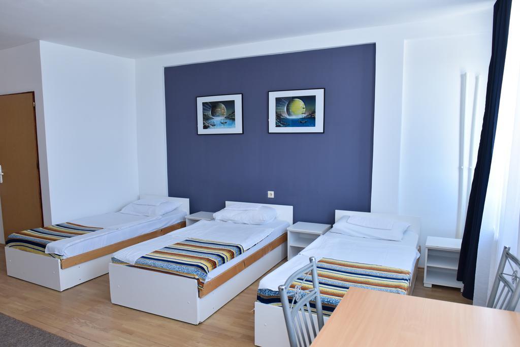 Hostel Milkaza Novi Sad Exterior photo