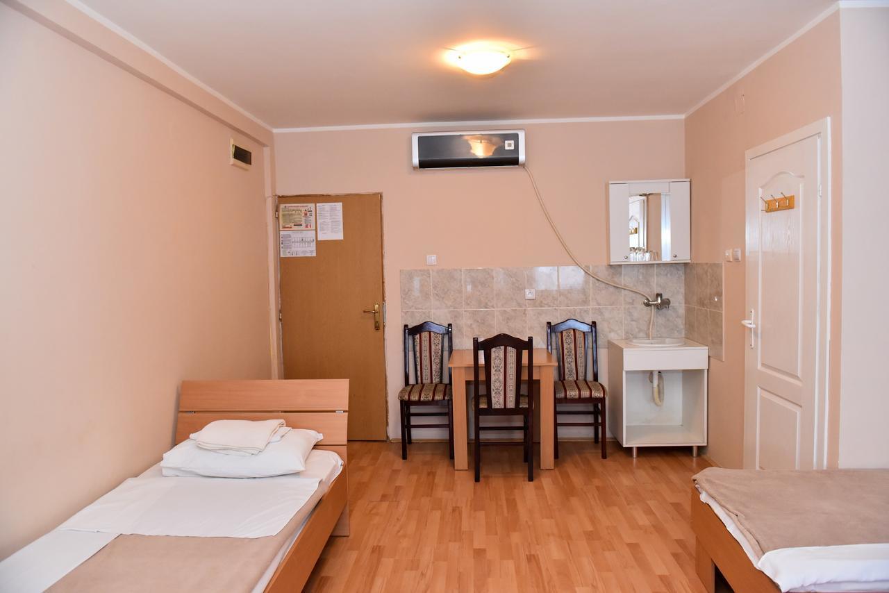 Hostel Milkaza Novi Sad Exterior photo