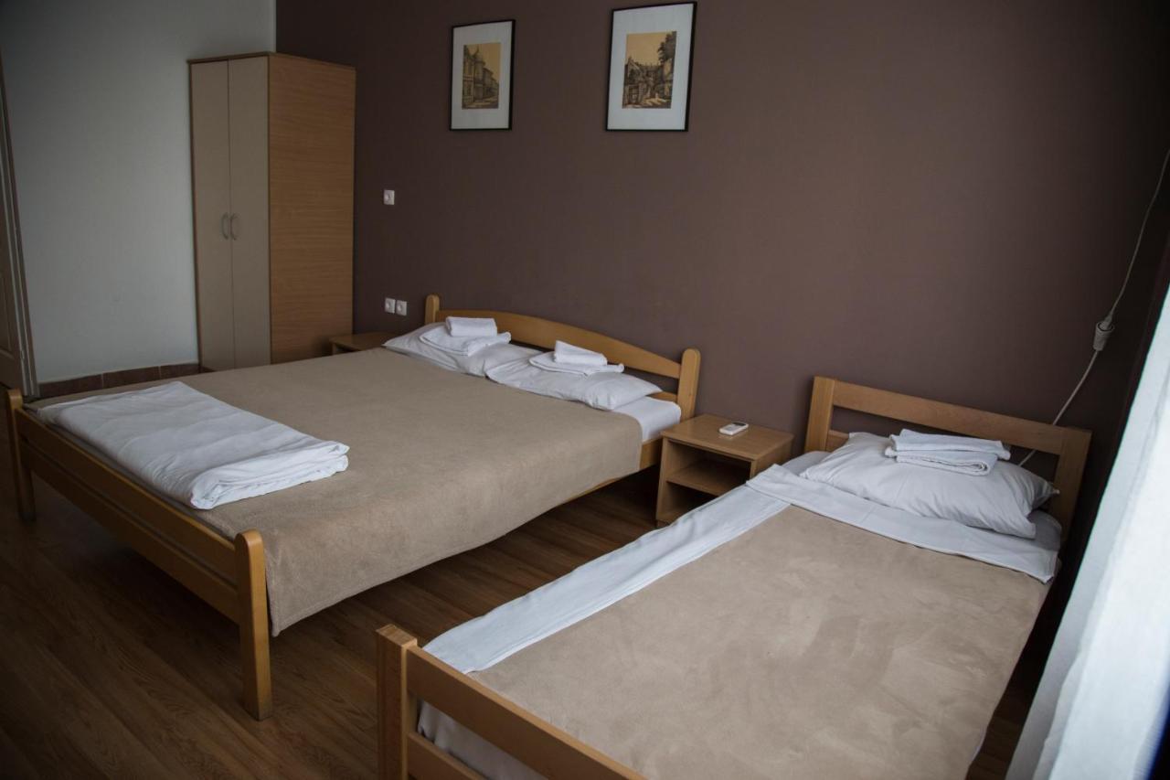 Hostel Milkaza Novi Sad Exterior photo