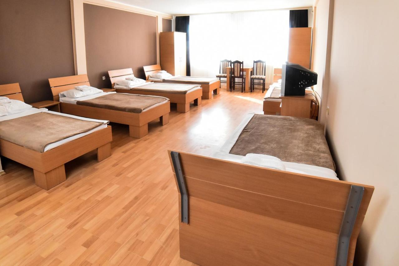 Hostel Milkaza Novi Sad Exterior photo